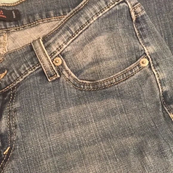 ❤️(7)Ladies Levi’s 528 Curvey cut jeans in wonderful condition. Size 5 medium - Picture 10 of 11